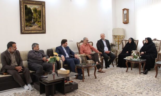تجلیل از شاعر پژوهشگر بروجردی تجلیل از شاعر پژوهشگر بروجردی