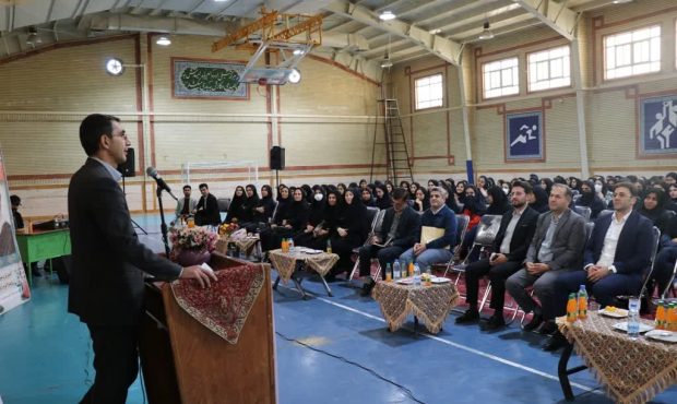 سهرابی بر اجرای برنامه های متنوع و شاد در مدارس تأکید کرد