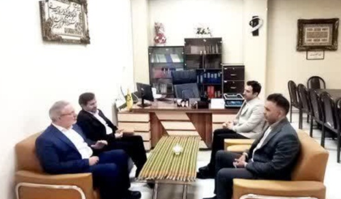 از هیچ تلاشی برای حمایت از خبرنگاران و بهبود شرایط کاری آنها دریغ نمی کنم از هیچ تلاشی برای حمایت از خبرنگاران و بهبود شرایط کاری آنها دریغ نمی کنم