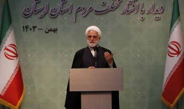 با رویی باز و گشاده و سرعت عمل به پرونده های قضایی مردم رسیدگی کنید با رویی باز و گشاده و سرعت عمل به پرونده های قضایی مردم رسیدگی کنید