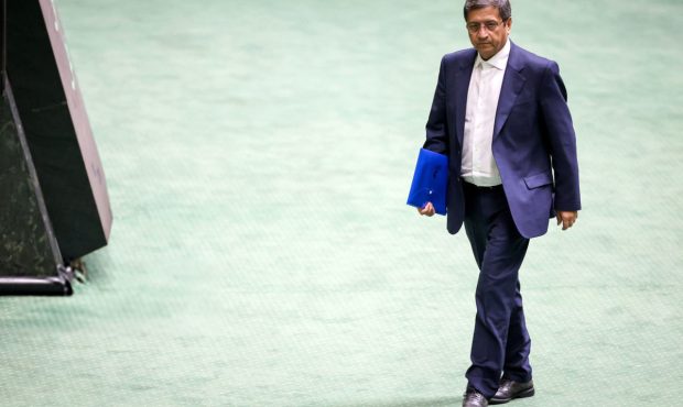 وزیر اقتصاد استیضاح و برکنار شد