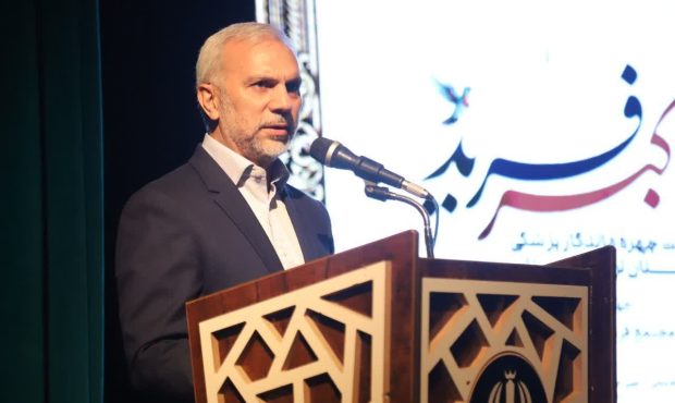 تلفیق دانش و ارزش و علم و ایمان در شخصیت دکتر فرید جایگاه مردمی او را رقم زده