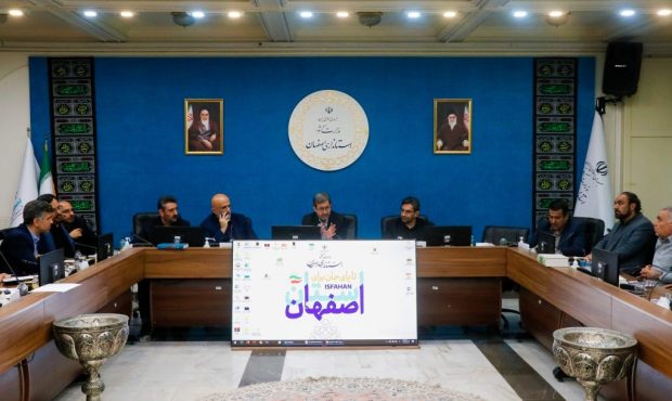 توسعه شرق استان از طریق توسعه صنایع سبز و کشاورزی توسعه شرق استان از طریق توسعه صنایع سبز و کشاورزی