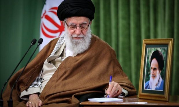 پیام رهبر انقلاب به مناسبت چهلم شهادت فرماندهان نظامی و جمعی از مردم