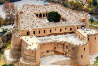 کاوش های باستان شناسی در تپه قلعه فلک‌الافلاک آغاز شد