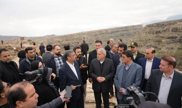 ایجاد امکانات رفاهی در کنار جاذبه های طبیعی پلدختر برای جذب گردشگر بیشتر ایجاد امکانات رفاهی در کنار جاذبه های طبیعی پلدختر برای جذب گردشگر بیشتر
