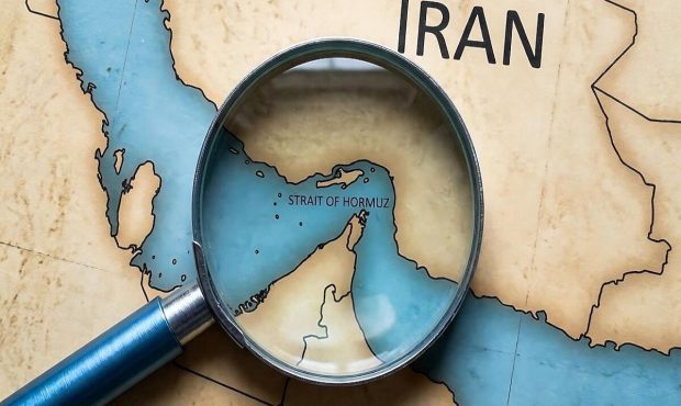 تنگه هرمز تا اطلاع بعدی بسته است تنگه هرمز تا اطلاع بعدی بسته است